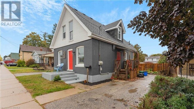 Building Photo - 11 Huff Ave
