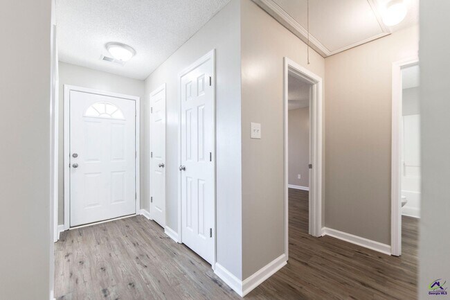 Foto del edificio - 404 Chadwyck Cir