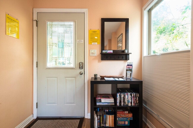 Foto del edificio - 1206 Hollow Creek Dr