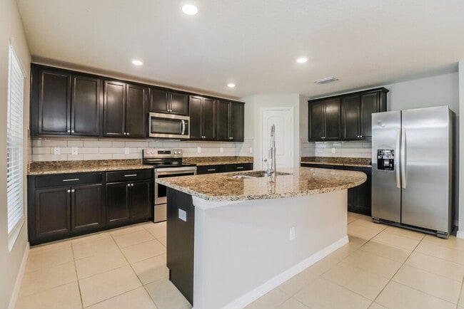 Building Photo - 6519 Redbay Dr