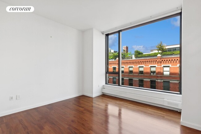 Building Photo - 505 Greenwich St