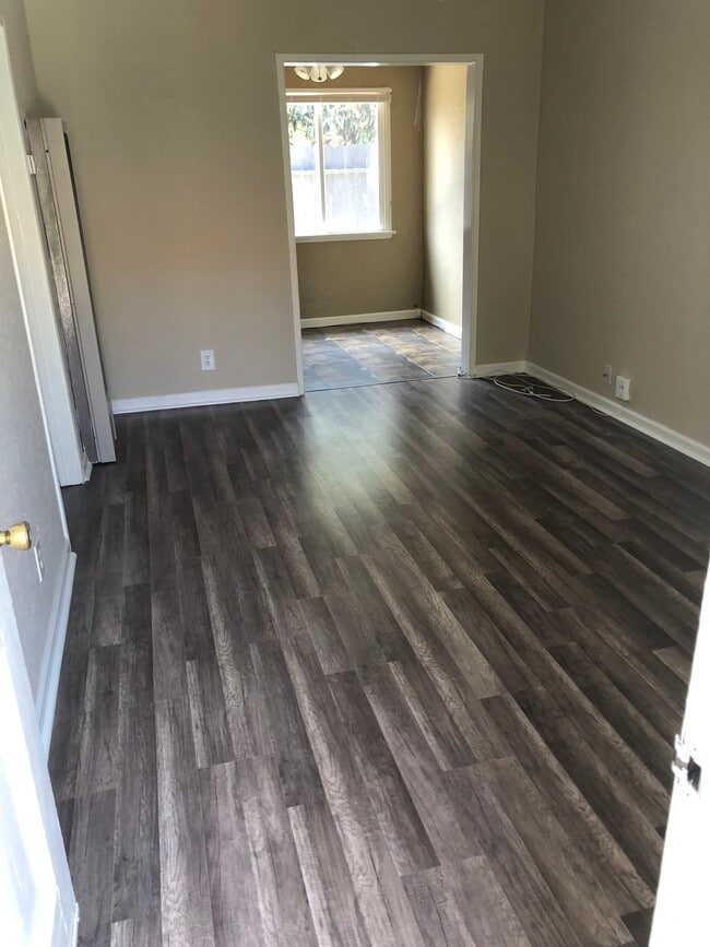 entry - 1739 N Hollywood Way