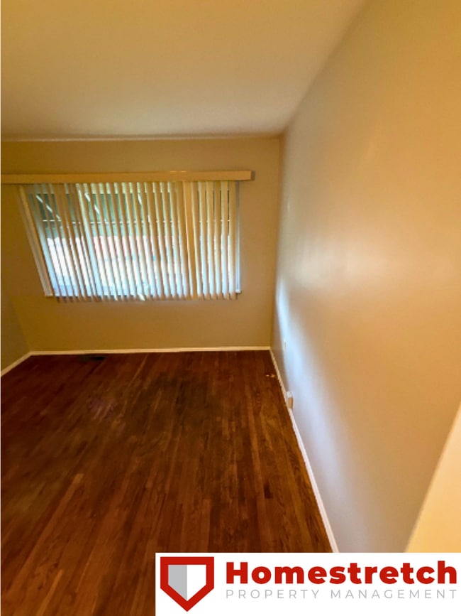 Building Photo - 2420 N Waterford Dr