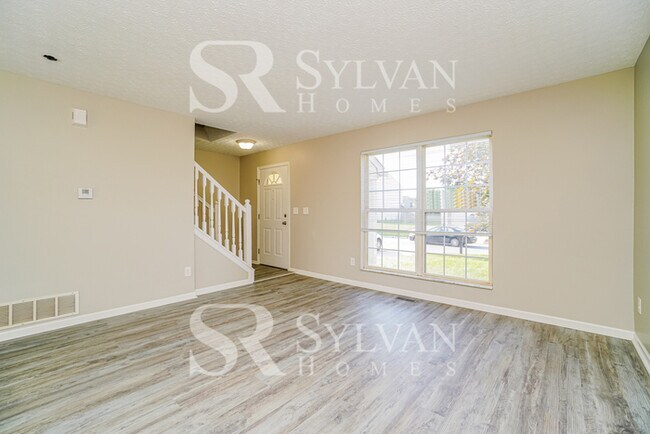 Foto del edificio - Prepare to fall in love with this 4 bedroo...