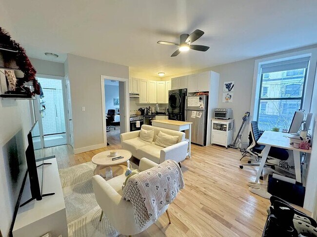 Building Photo - 369 Seventh Avenue