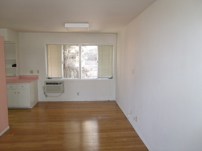 Foto del edificio - 2352 Duane St