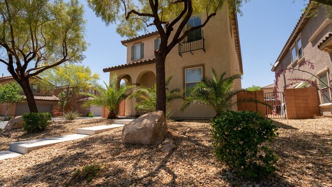 Building Photo - Stunning 2-Story Home in Mountains Edge!