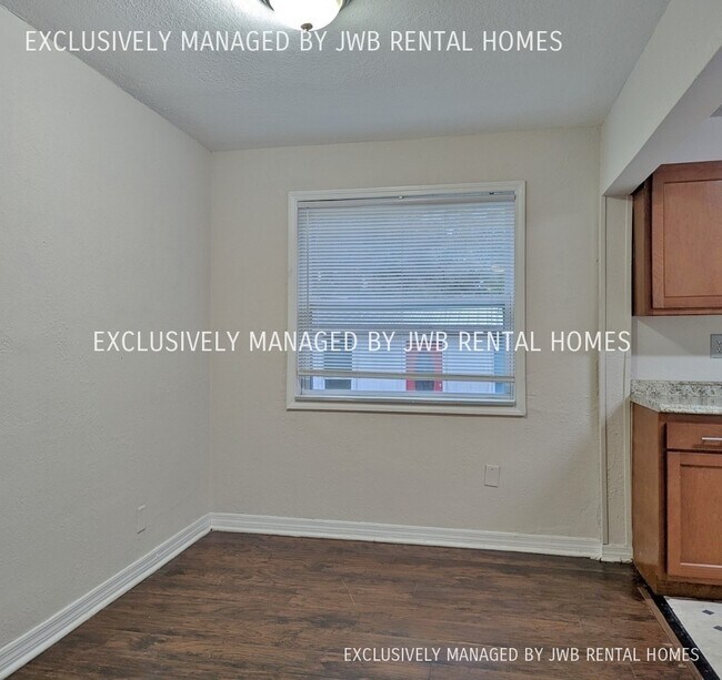 Foto del edificio - 6357 Bartholf Ave