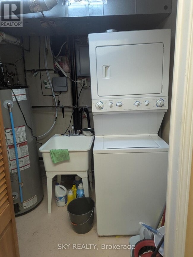 Building Photo - 5775 Invergordon Ln