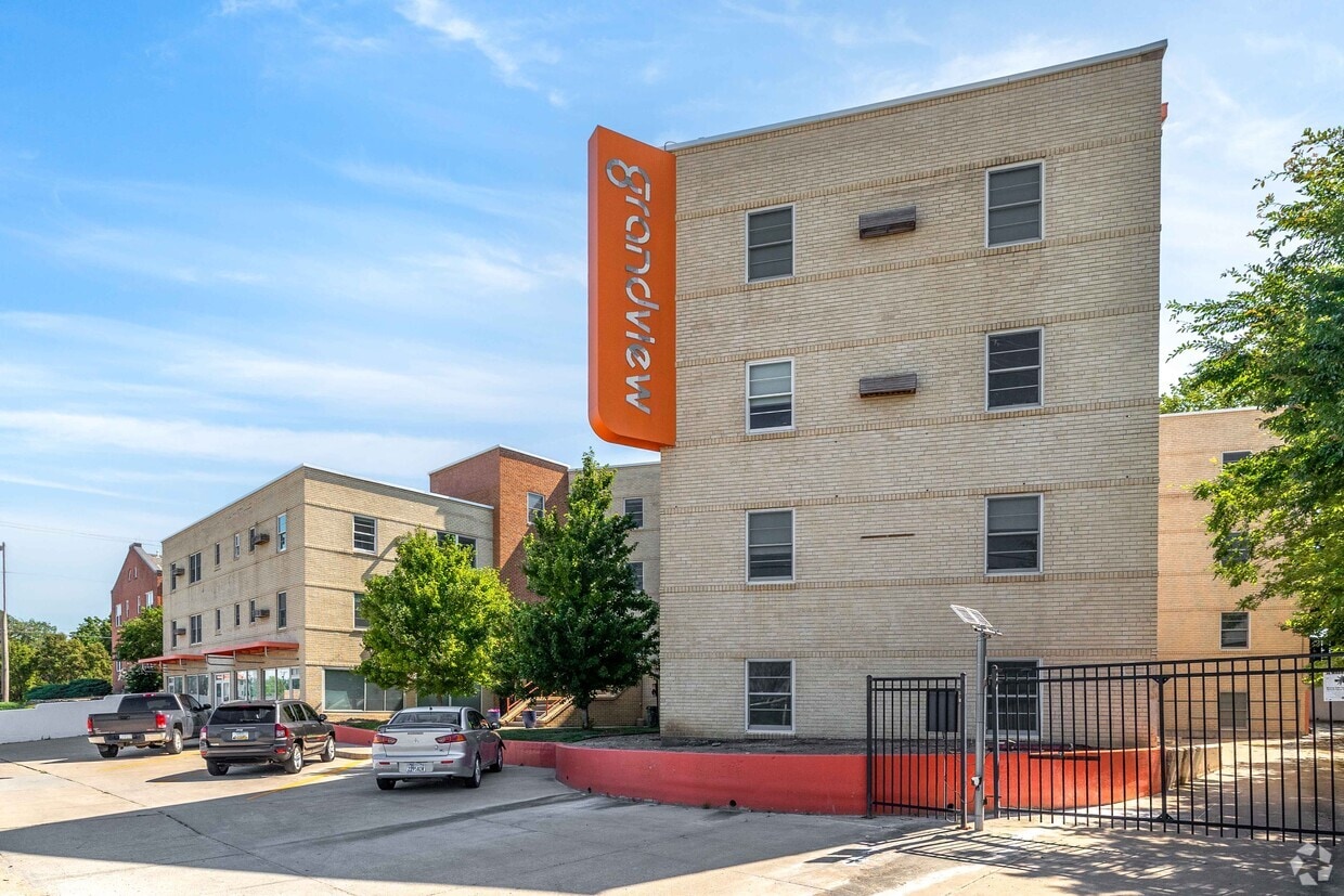 Primary Photo - Grandview Apartments