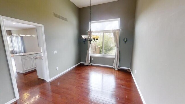 Foto del edificio - 292 Sandrock Ct