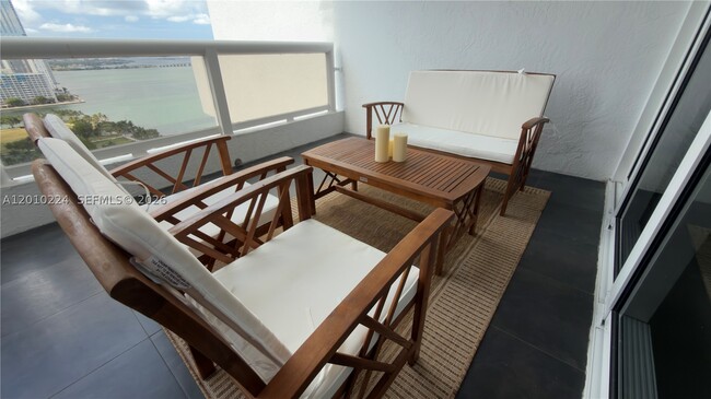 Foto del edificio - 1717 N Bayshore Dr