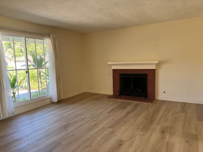 Foto del edificio - Great Location. 3 Bedroom Home