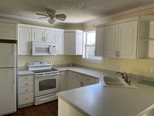 Building Photo - Charming 3-Bedroom Home in Ormond Beach