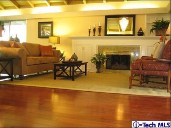 Building Photo - 708 Orange Grove Terrace