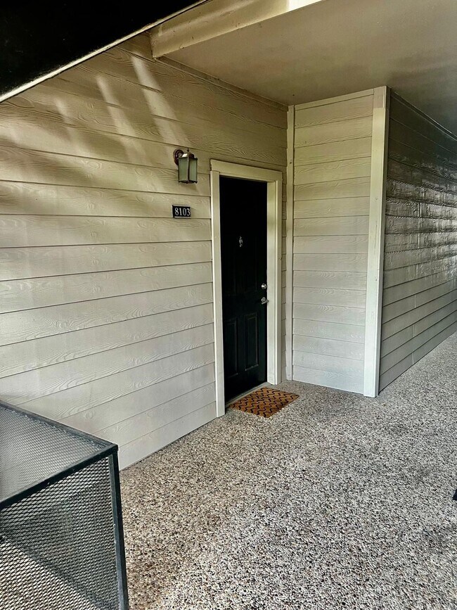 Building Photo - 1330 Old Spanish Trl