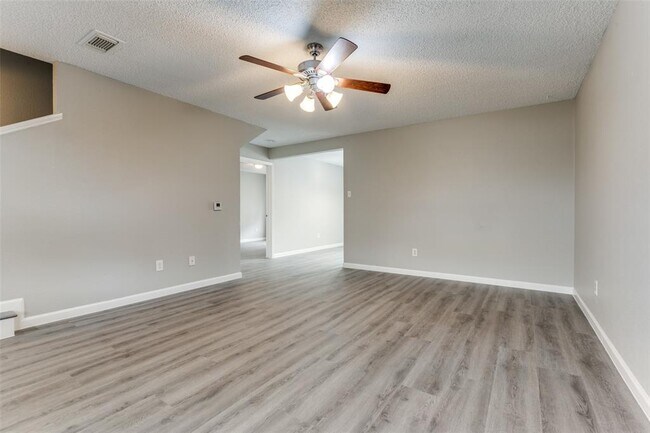 Building Photo - 7727 Ellis Dr