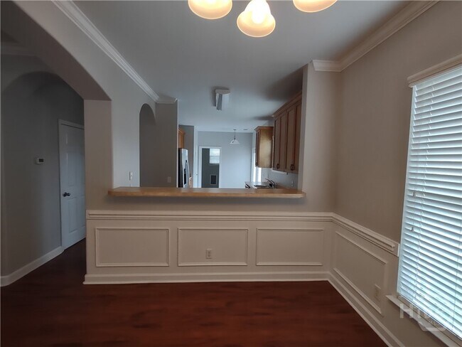 Building Photo - 27 Chapel Lake N