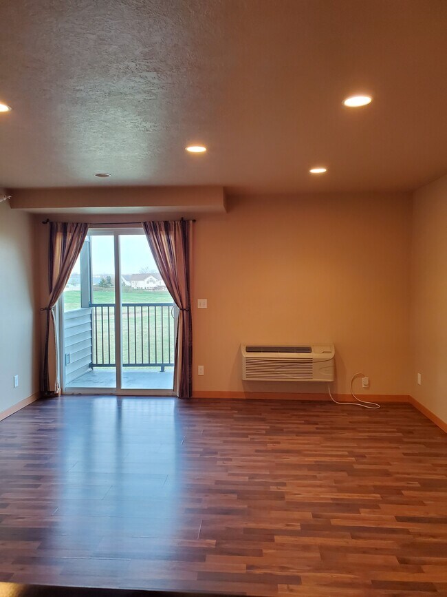 Living room - 1620 20th Ave NW