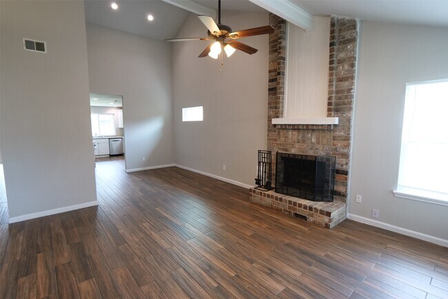 Building Photo - 15311 Mondrian Dr