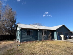 Building Photo - 1037 SW 17th St