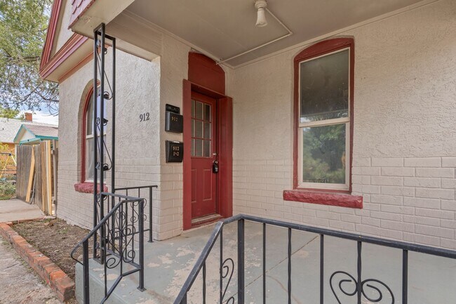 Foto del edificio - 912 W 13th St