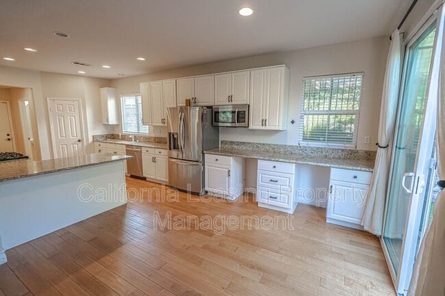 Building Photo - 29208 Cowboy Ct