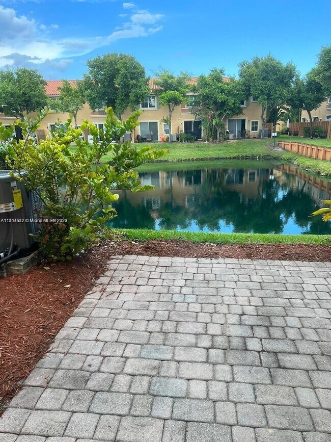 Foto del edificio - 4962 Windward Way