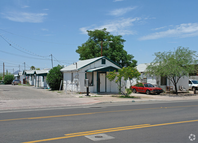 Building Photo - Borden Court