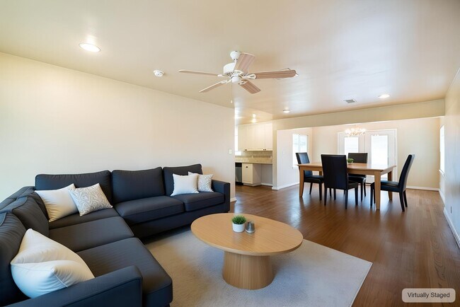 Foto del edificio - 9718 Pine Lake Dr