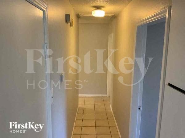 Building Photo - 9819 Kiwi Ln