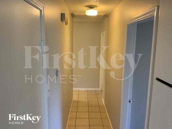 Foto del edificio - 9819 Kiwi Ln