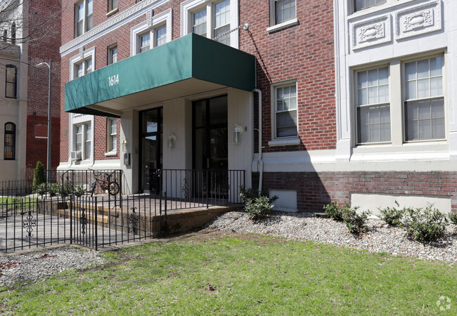 Building Photo - 1614 17th St NW