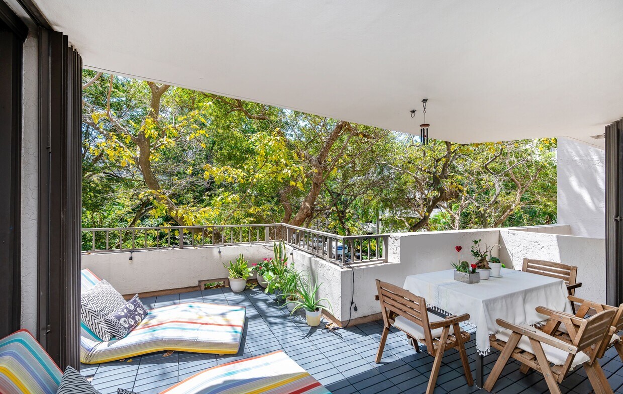 Foto principal - 141 Crandon Blvd