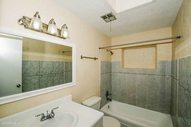 Building Photo - 3 br, 2 bath House - 2290 NW 74th Ave