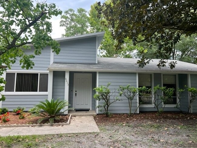 Building Photo - 6613 NW 30th Ter