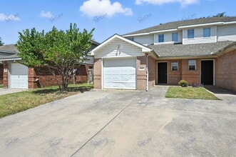 Building Photo - 1317 Village Garden Dr