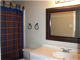 Building Photo - 202 Windrift Ct