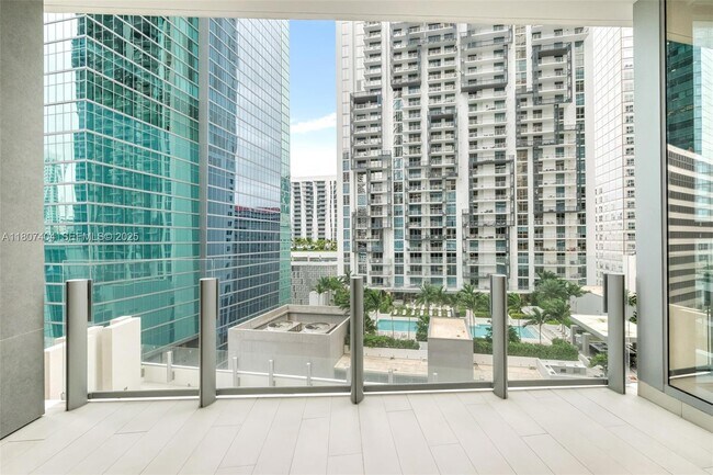 Foto del edificio - 300 Biscayne Blvd Way