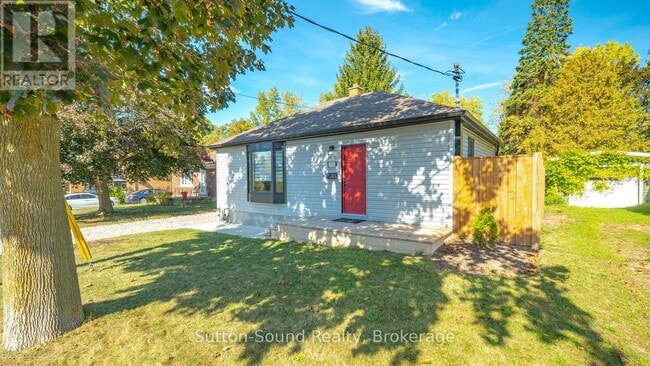 Building Photo - 370 Grey St