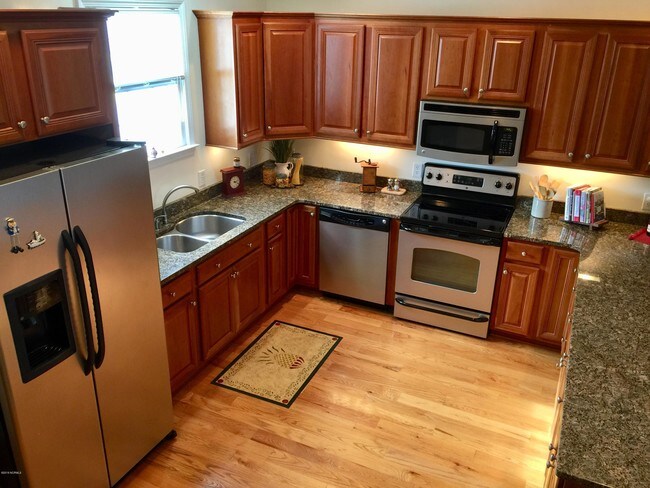 Foto del edificio - 591 River Ridge Rd