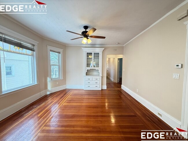 Foto del edificio - 12 Langley Rd