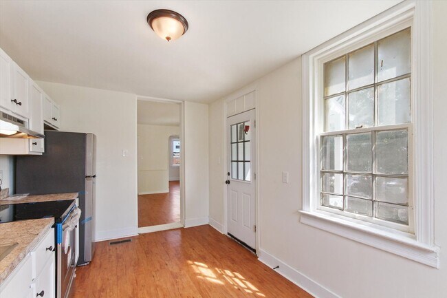 Foto del edificio - Bright 3 Bedroom, 1.5 Bath Home in York, Pa!