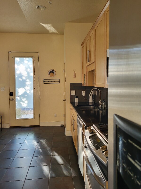 Foto del edificio - 893 Silver Ave SW