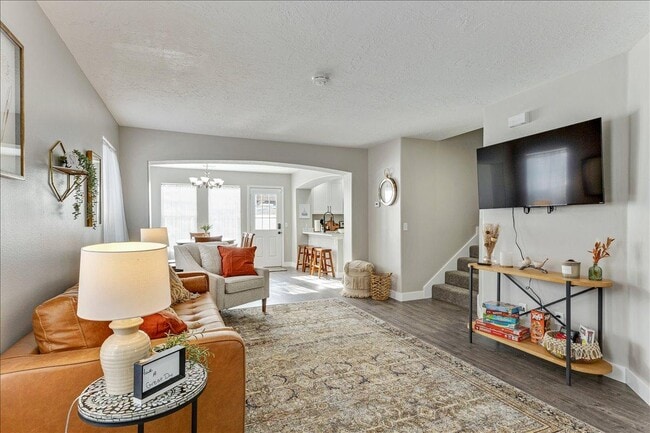 Photo - 184 E Rideout Hall Ln House