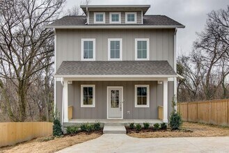 Building Photo - 942 Strouse Ave
