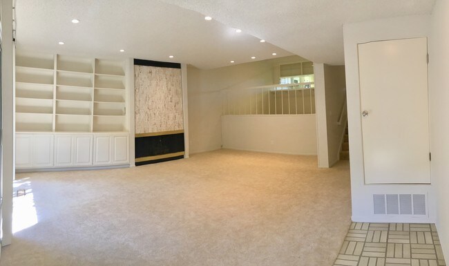 Entry & Living Room - 4778 La Villa Marina