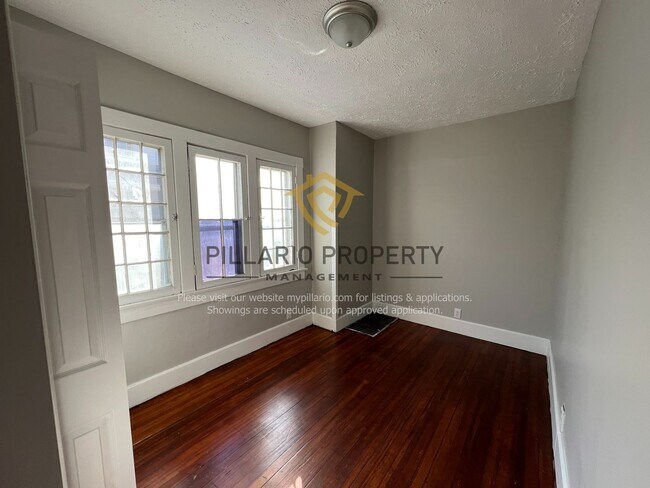 Building Photo - 3 Bedroom / 1 Bath near Irvington move-in ...