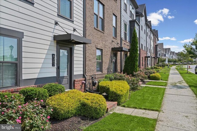 Foto del edificio - 6302 Greenleigh Ave