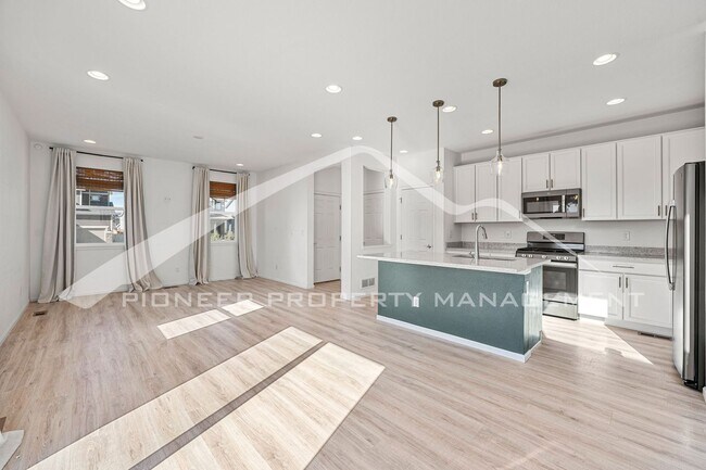 Foto del edificio - Spacious Home with Fenced Yard and Washer/Dryer